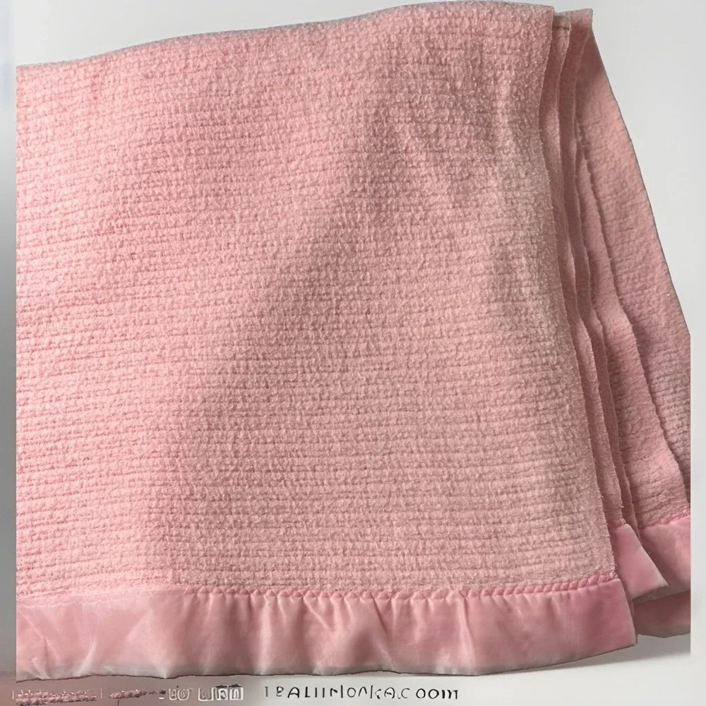 Vintage Pink Woven Blanket Satin Trim Binding 72 x 83 Full Double Bed